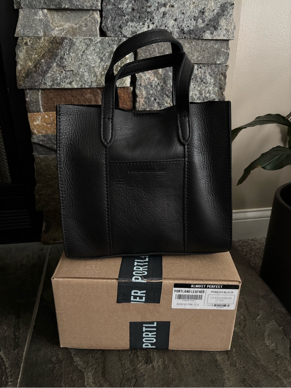 NEW Portland Leather AP Lola Crossbody Tote Bag in Pebbled Black